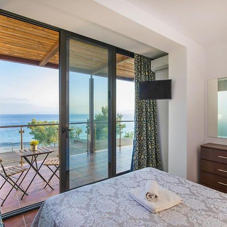 Kalma Villa Ena ネア・ムダニア エクステリア 写真